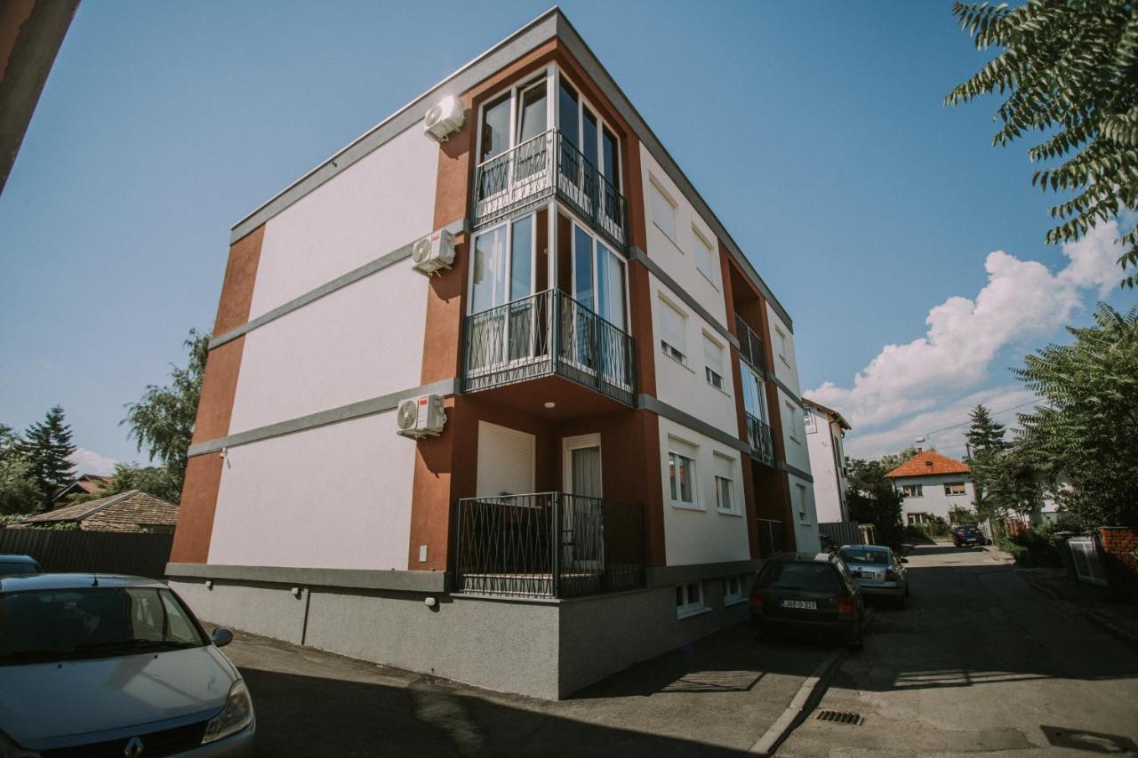 Apartment Vila Idila Tuzla Exterior foto